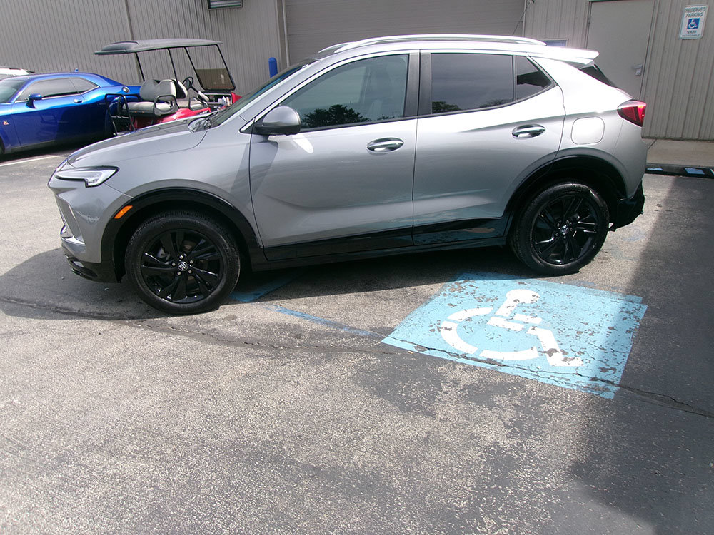 Used 2024 Buick Encore GX Sport Touring w/ Comfort Package AWD/4WD image 4