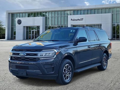 Used 2024 Ford Expedition Max XLT image 3
