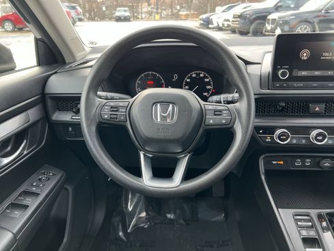 Used 2023 Honda CR-V EX image 16