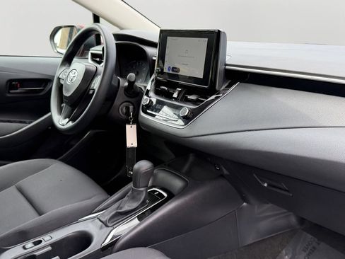 Used 2025 Toyota Corolla LE FWD image 7