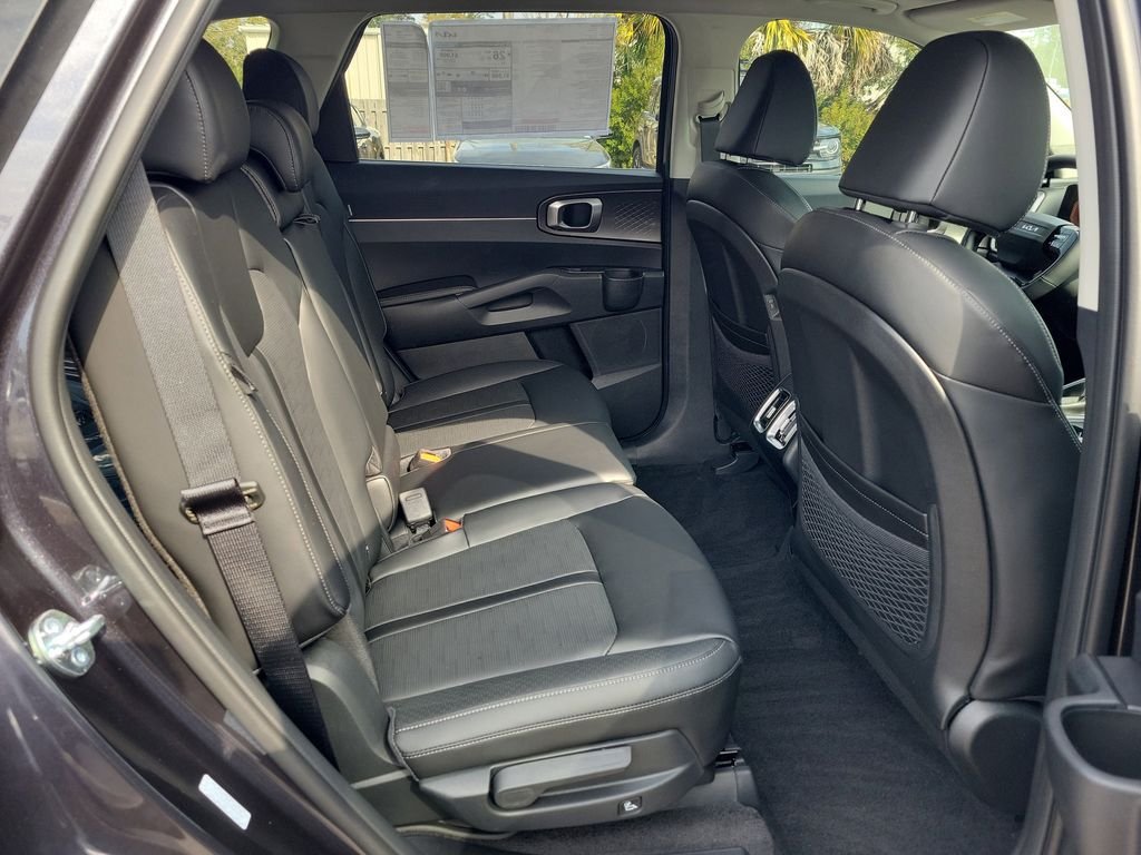 New 2026 Kia Sorento S w/ S Panoramic Sunroof Package FWD image 12