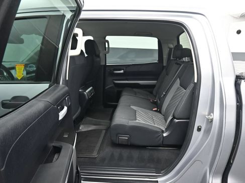 Used 2020 Toyota Tundra SR5 w/ SR5 Convenience Package AWD/4WD image 29
