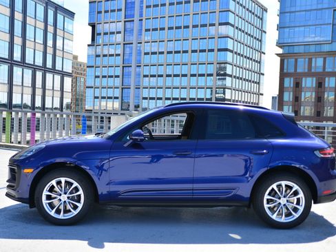 Used 2026 Porsche Macan image 2