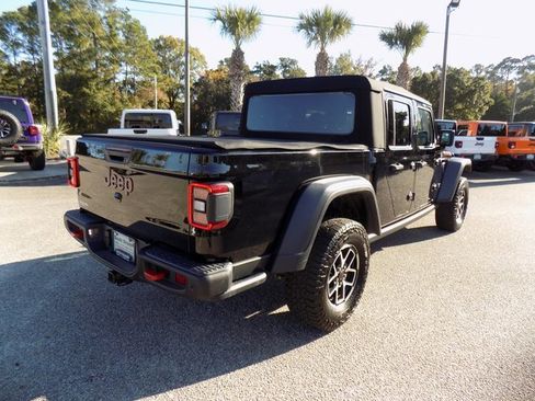 Certified 2024 Jeep Gladiator Rubicon w/ Technology Group image 5