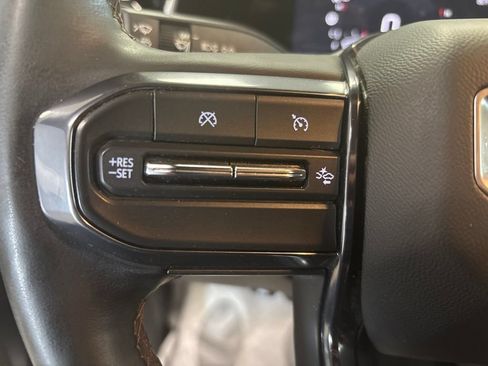 Used 2023 GMC Canyon AT4 w/ AT4 Premium Package AWD/4WD image 17