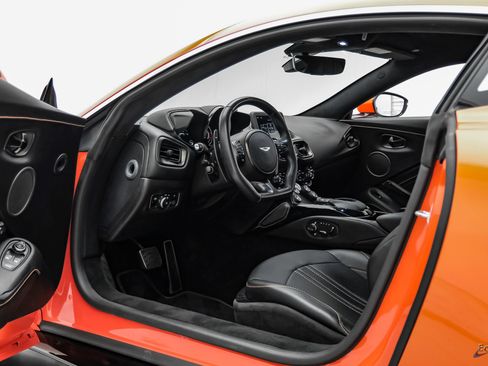 Used 2020 Aston Martin V8 Vantage Coupe RWD image 38