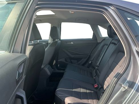 Used 2023 Volkswagen Jetta SE FWD image 21