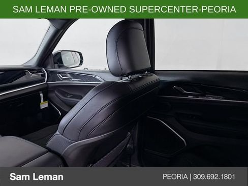 Used 2024 Jeep Grand Cherokee Trailhawk image 24