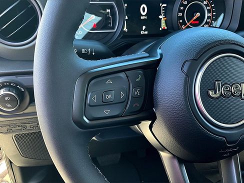 New 2025 Jeep Gladiator Mojave w/ Convenience Group image 22