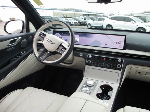 Used 2025 Genesis GV80 3.5T Prestige image 24