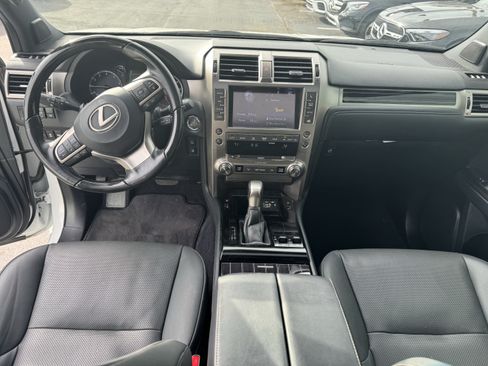 Used 2020 Lexus GX 460 Premium w/ Premium Package AWD/4WD image 30