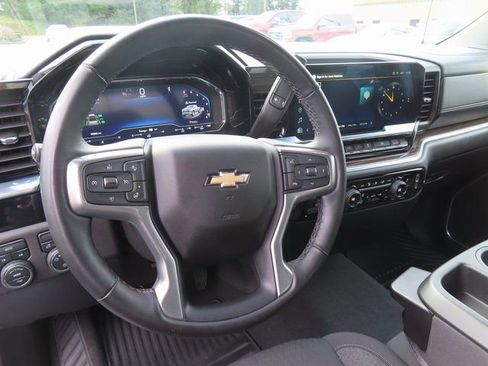 Used 2025 Chevrolet Silverado 1500 LT AWD/4WD image 14