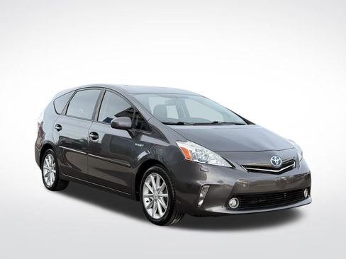 Used 2012 Toyota Prius V Five image 3
