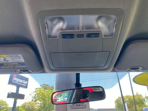 Used 2016 Toyota Highlander LE image 25