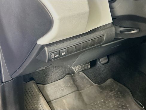 Used 2025 Toyota Corolla SE FWD image 10