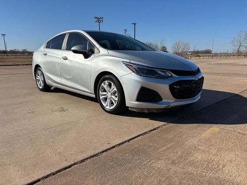 Used 2019 Chevrolet Cruze LT FWD image 28