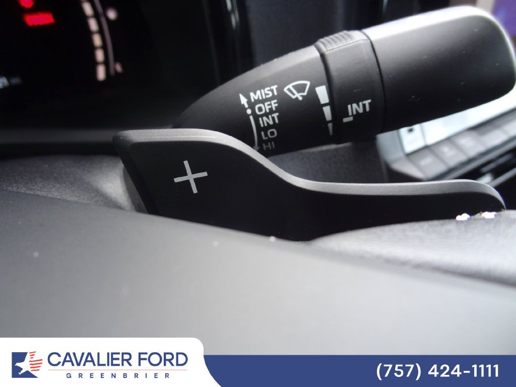 Used 2025 Toyota Camry SE FWD image 20