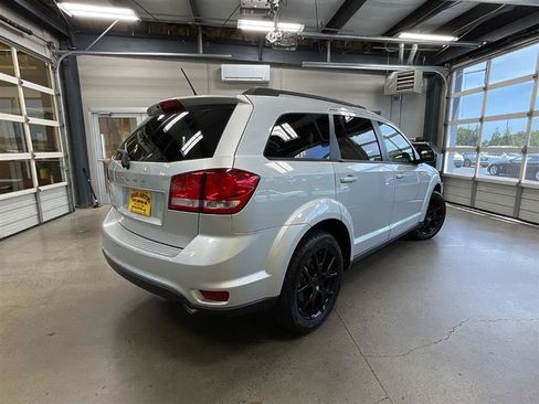 Used 2014 Dodge Journey SXT w/ Flexible Seating Group FWD image 5
