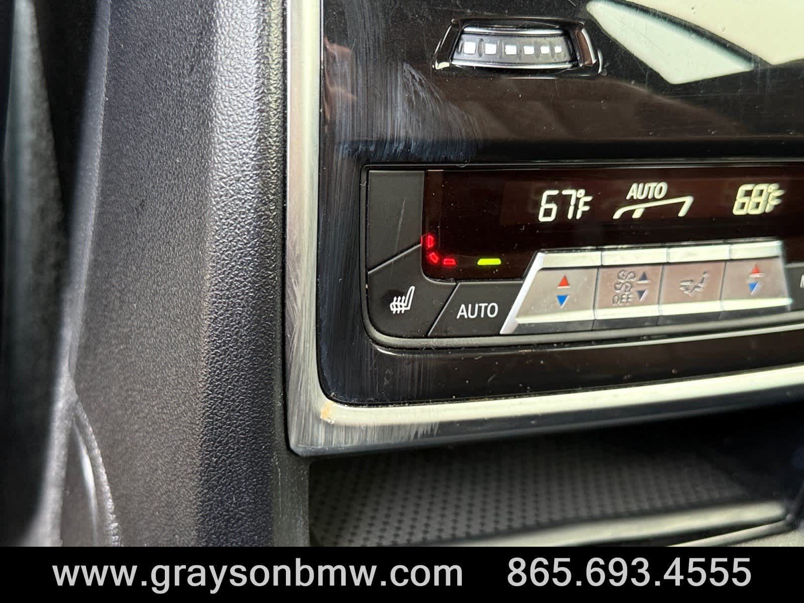 Used 2022 BMW X7 M50i w/ Luxury Seating Package AWD/4WD image 22