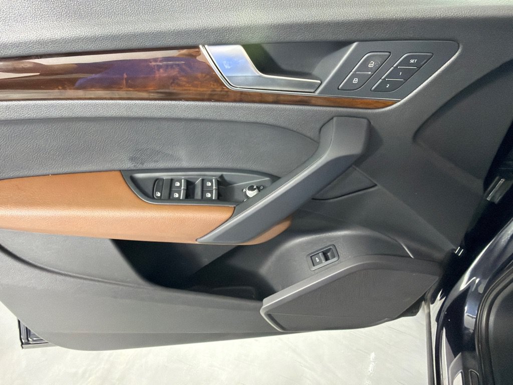 Used 2018 Audi Q5 2.0T Premium Plus w/ Premium Plus Package AWD/4WD image 11