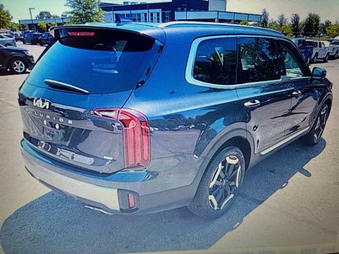 Used 2025 Kia Telluride S AWD/4WD image 4