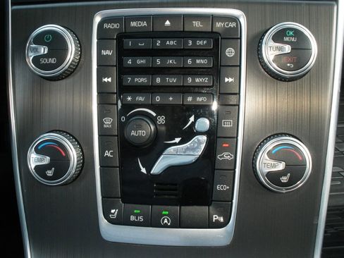 Used 2015 Volvo V60 T5 Premier image 40