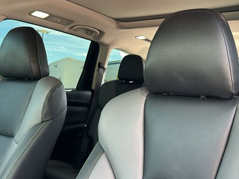 Used 2025 Subaru Ascent Onyx Edition AWD/4WD image 12