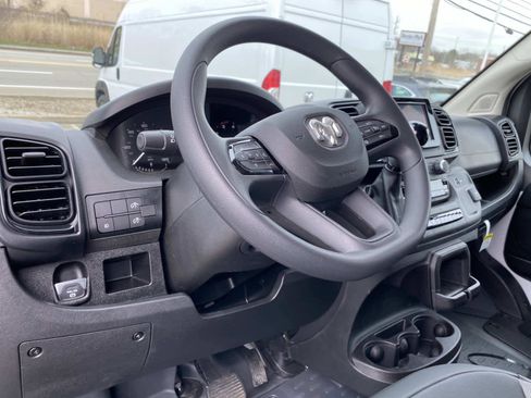 Used 2025 RAM ProMaster 2500 w/ Convenience Group FWD image 12