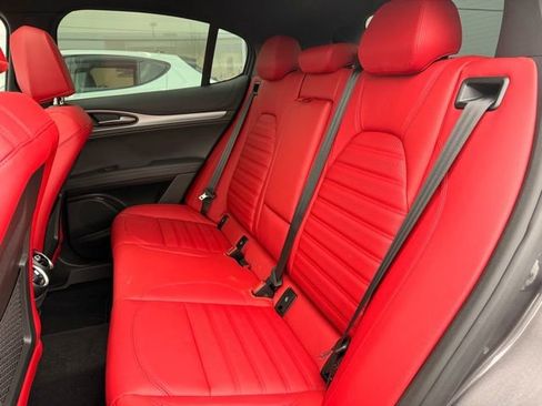 Used 2025 Alfa Romeo Stelvio Sprint image 8