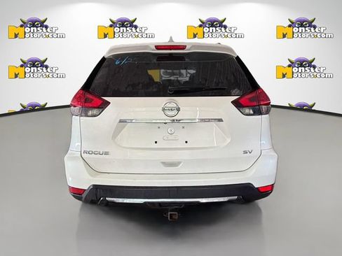 Used 2017 Nissan Rogue SV FWD image 5