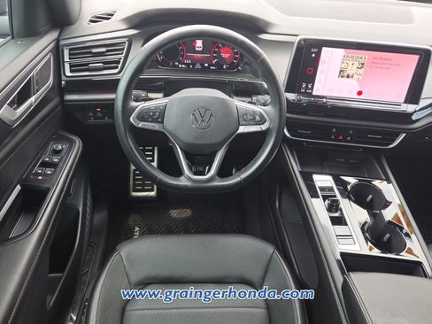 Used 2024 Volkswagen Atlas Cross Sport SEL R-Line AWD/4WD image 12