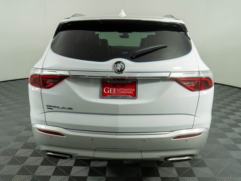 Used 2024 Buick Enclave Premium image 5