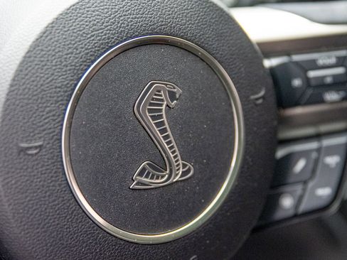 Used 2016 Ford Mustang Shelby GT350 w/ Technology Package image 18