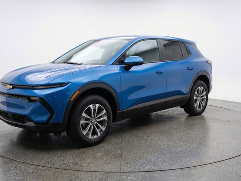 Used 2025 Chevrolet Equinox LT image 3