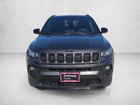 Used 2023 Jeep Compass Latitude AWD/4WD image 2
