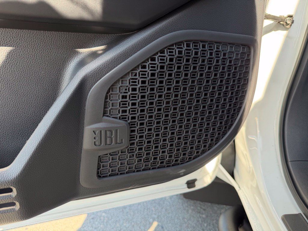 Used 2025 Toyota 4Runner Trailhunter AWD/4WD image 18