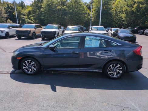 Used 2016 Honda Civic EX image 4