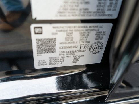 Used 2024 GMC Sierra 1500 AT4 w/ Technology Package image 40