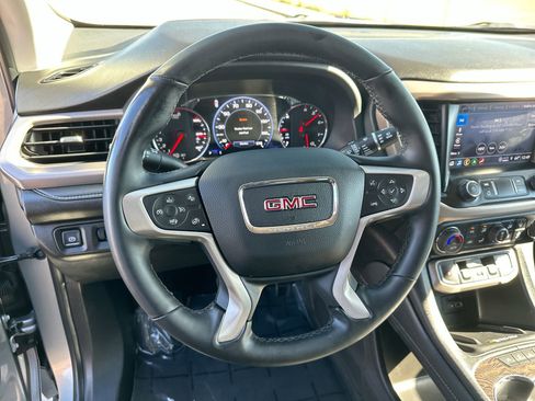 Used 2023 GMC Acadia Denali image 14