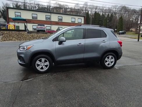 Used 2019 Chevrolet Trax LT w/ LT Convenience Package image 6