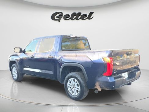 Used 2022 Toyota Tundra SR5 w/ SR5 Convenience Package AWD/4WD image 12