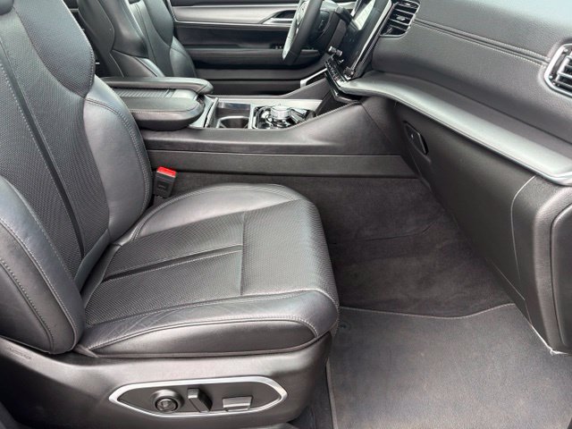 Used 2024 Jeep Wagoneer Series II AWD/4WD image 21