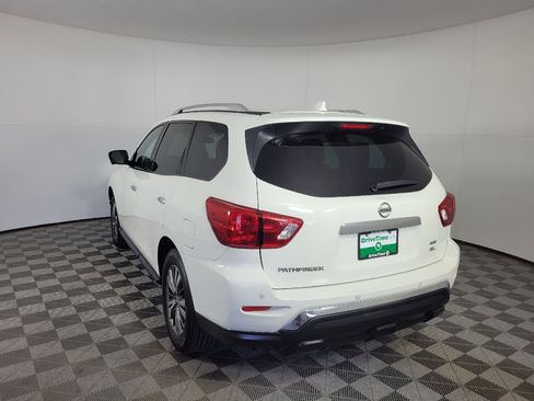 Used 2020 Nissan Pathfinder SL AWD/4WD image 5