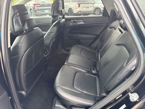 Certified 2024 Kia Sportage EX image 8