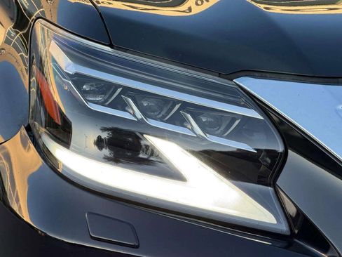 Used 2021 Lexus GX 460 Luxury w/ Sport Design Package image 9