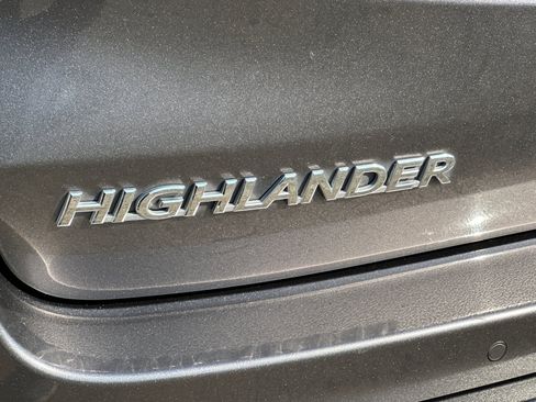 Used 2019 Toyota Highlander Limited Platinum AWD/4WD image 28
