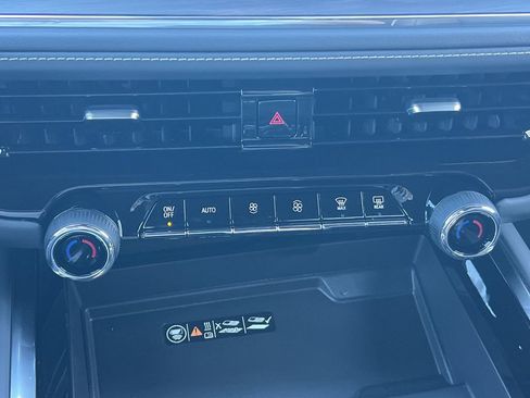 New 2026 Chevrolet Suburban Premier image 6