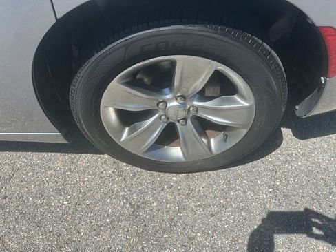 Used 2018 Dodge Charger SXT Plus RWD image 9
