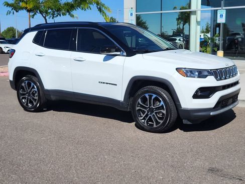 Used 2022 Jeep Compass Limited AWD/4WD image 3