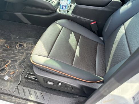 Used 2024 GMC Canyon AT4 w/ AT4 Premium Package image 6